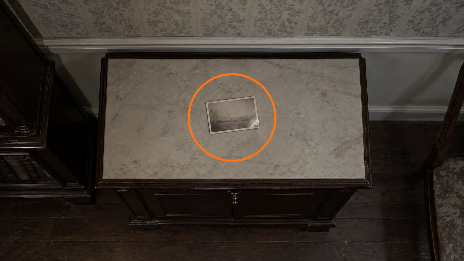 Location guide visual for File #17 - Lead Researcher's Picture 2 in Resident Evil: Requiem